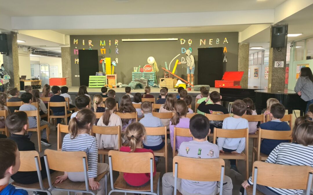 Predstava Pale sam na svijetu